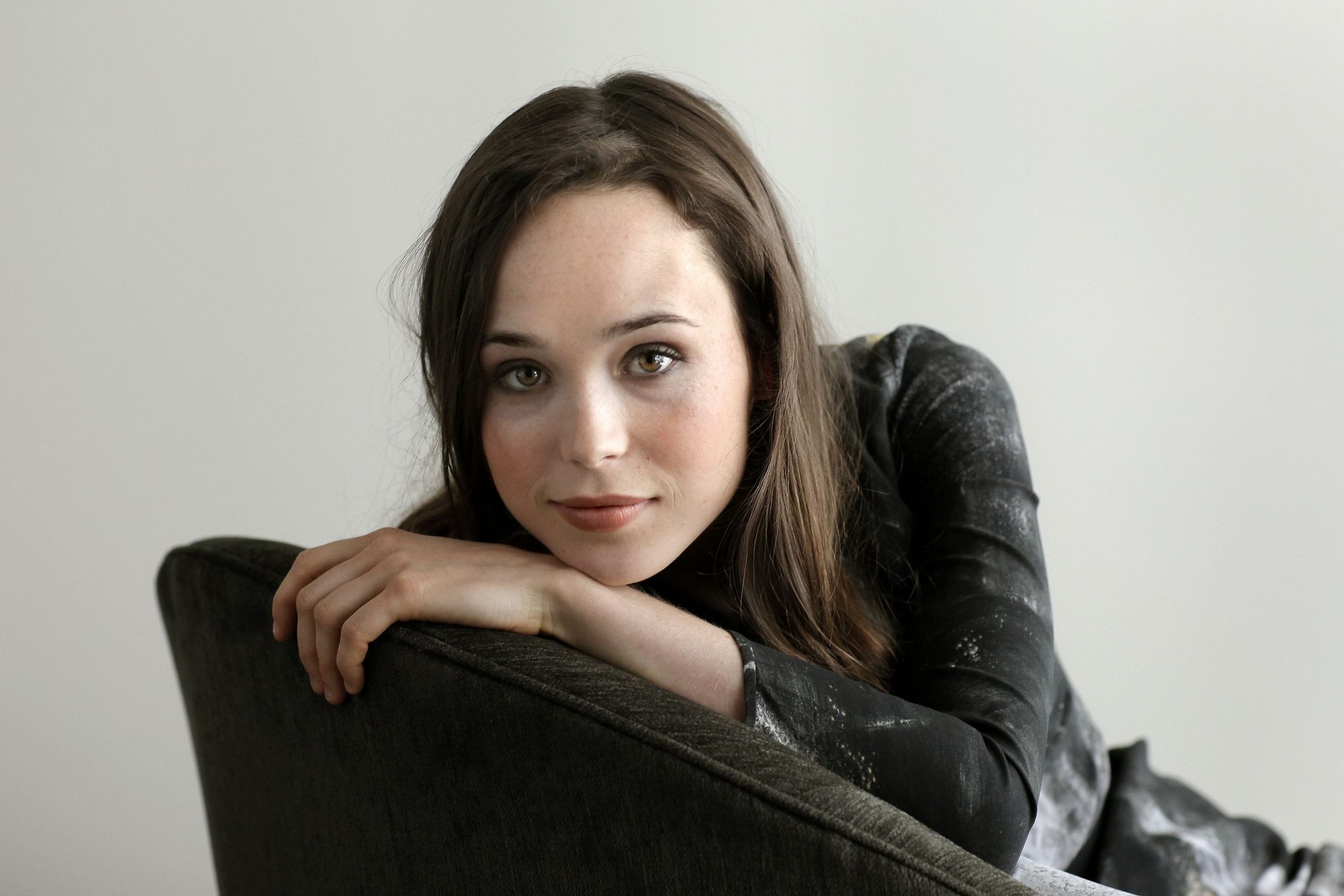 Ellen Page tirou forças para se assumir de personagem lésbica
