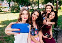 Como um adolescente pode justificar o uso de celular e redes sociais para os pais
