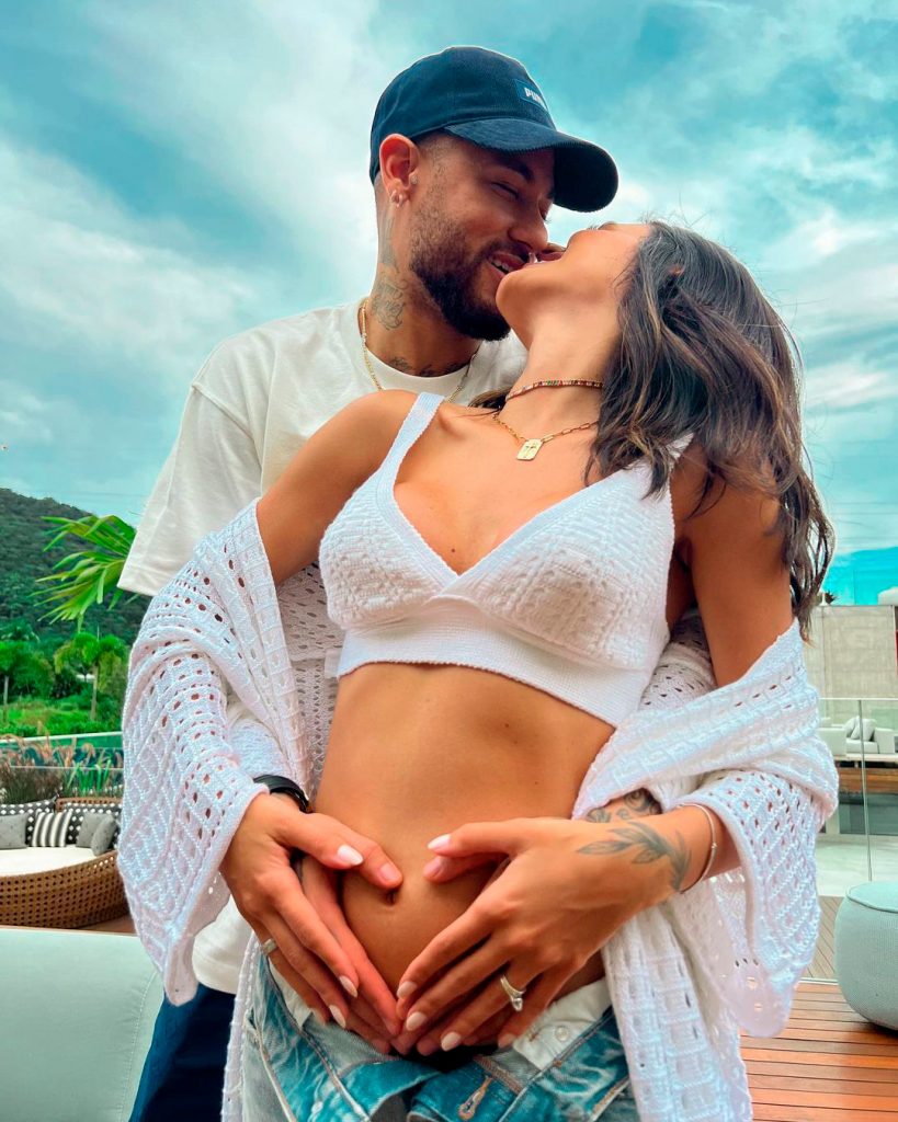 Gravidez de Neymar e Bruna Biancardi: Famosos parabenizam o casal e fãs aguardam com expectativa a chegada do bebê